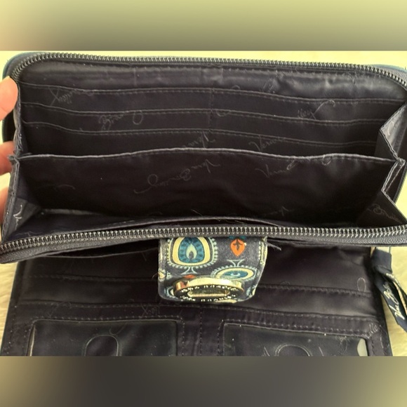 Vera Bradley Turn Lock Marrakesh Motifs Travel Wallet Navy Blue - Picture 9 of 9